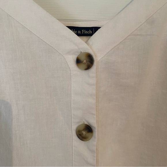 White Abercrombie & Fitch tank top. Size small - Picture 4 of 4